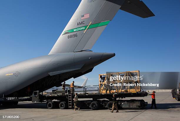 Pallet In Flight Air Cargo Pallet Photos and Premium High Res Pictures - Getty Images