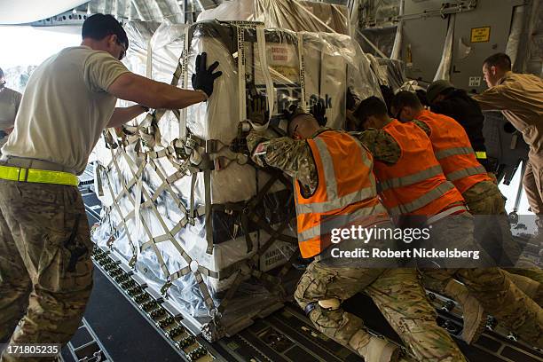 Pallet In Flight Air Cargo Pallet Photos and Premium High Res Pictures - Getty Images