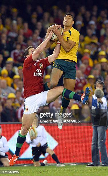 Leaping Trys Rugby Rugby Player Leaping Up To Catch Ball Photos and Premium High Res ...