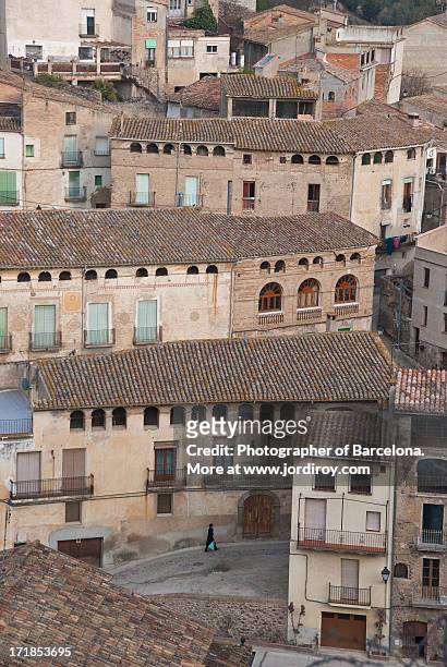 vista aérea de porrera, priorat, cataluña - vista aérea stock pictures, royalty-free photos & images