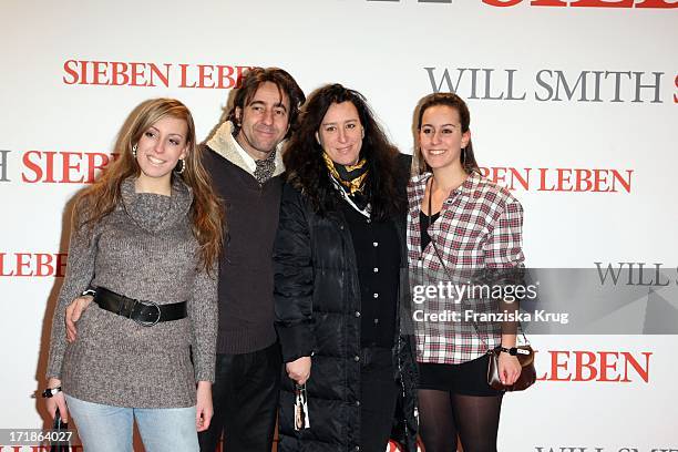 Dieter Landuris with wife Natasha, daughter Fanny and daughter Isabella at the premiere of "Seven Pounds" in Cinestar at Potsdamer Platz in Berlin on...