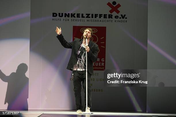 Singer Konstantin Rethwisch From The band Stanfour In favor Event Prominent unreported EV at the Grand Elysee in Hamburg