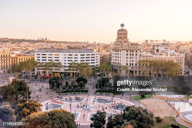 catalunya square at sunset, aerial view, barcelona, catalonia, spain - catalonia square stock-fotos und bilder