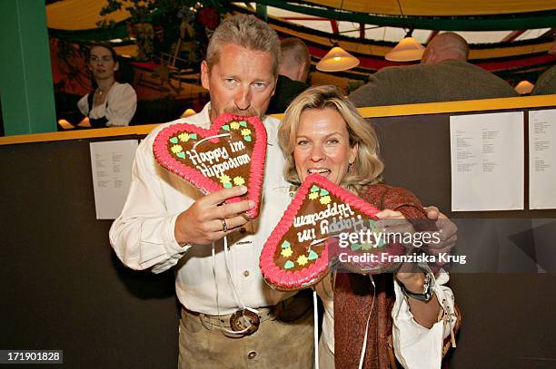 Andrea L'Arronge Mit Ehemann Am Rande Von "Cooking For Friends" Im Hippodrom Auf Dem Oktoberfest In München Am 180904 .