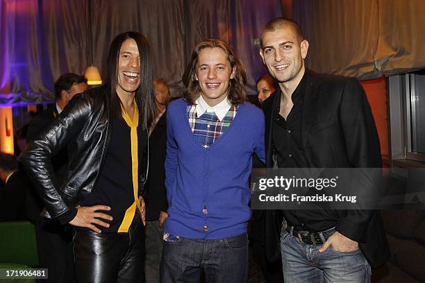 Catwalk Trainer Jorge Gonzalez, Dj Mosey Alias Pierre Sarkozy Und Hsv Fussballer Mladen Petric Bei Der Veranstaltung "10 Jahre Sofitel" In Hamburg .