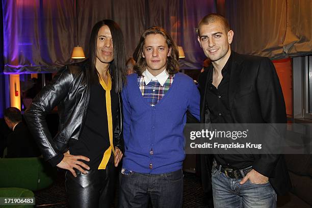 Catwalk Trainer Jorge Gonzalez, Dj Mosey Alias Pierre Sarkozy Und Hsv Fussballer Mladen Petric Bei Der Veranstaltung "10 Jahre Sofitel" In Hamburg .