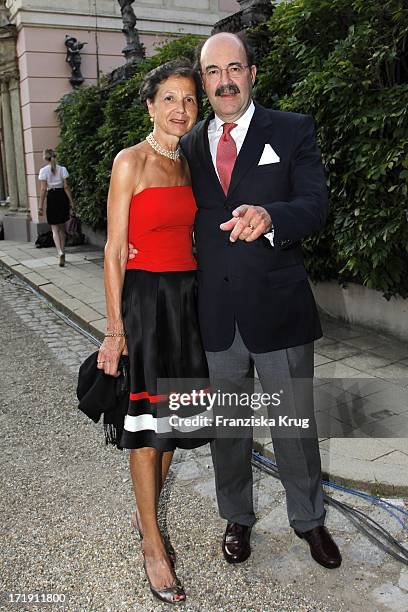 Fritz Von Thurn Und Taxis Mit Ehefrau Bea Bei Der Eröffnung Der Thurn Und Taxis Schlossfestspiele Auf Schloss Emmeram Mit Der "Aida" Inszenierung In...