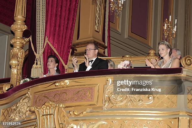 Prinzessin Caroline Von Hannover, Fürstin Charlene Von Monaco Und Ehemann Fürst Albert Von Monaco Bei Der Präsentation Der Montblanc Collection...