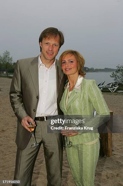 Gerhard Delling Und Ehefrau Isabell Bei Der Benefiz-Gala Anlässlich 5 Jahre Land Fleesensee Und 50 Jahre Sos Kinderdörfer Im Radisson Sas...