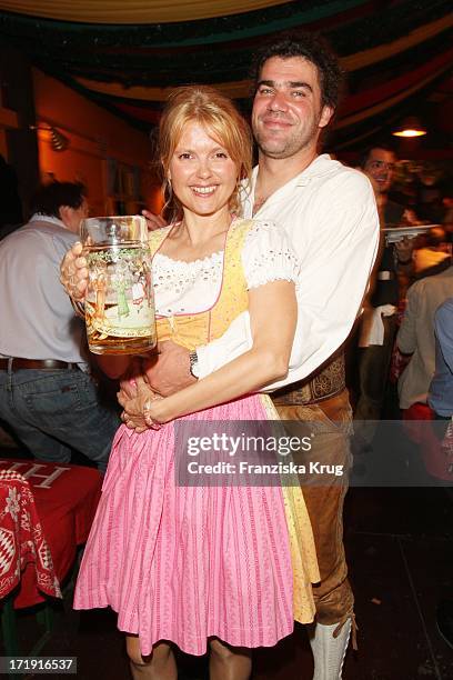 Roswitha Schreiner Und Ehemann Andreas Gotzler Beim "Bavaria Film Stammtisch" Im Hippodrom Beim Oktoberfest In München