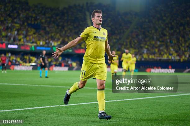 Alexander Sorloth of Villareal FC celebrates after scoring goal during the UEFA Europa League Group F match between Villarreal CF and Stade Rennais...