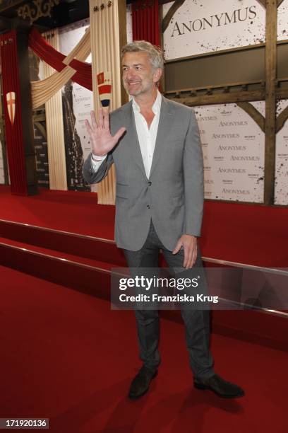 Dominic Raacke Bei Der Premiere Zu Anonymus Im Cinestar Zu Anonymus In Berlin