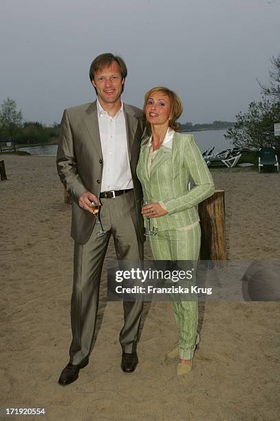 Gerhard Delling Und Ehefrau Isabell Bei Der Benefiz-Gala Anlässlich 5 Jahre Land Fleesensee Und 50 Jahre Sos Kinderdörfer Im Radisson Sas...