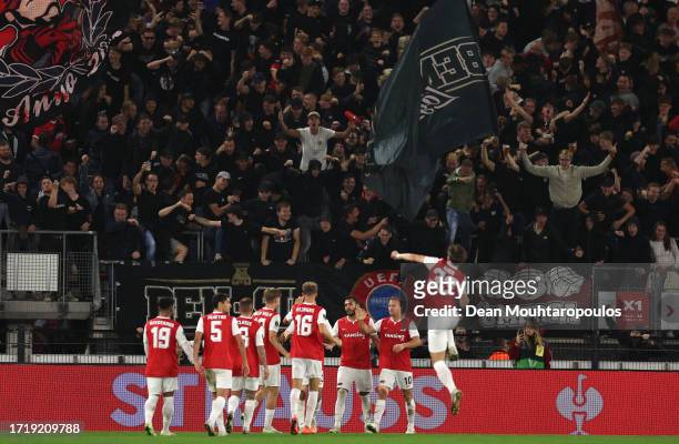 Evangelos Pavlidis of AZ Alkmaar celebrates with teammates after scoring the team's first goal during the UEFA Europa Conference League match between...