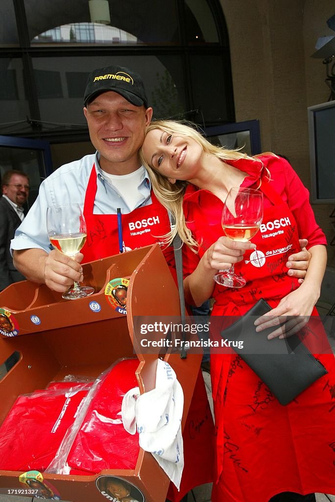 Sportler Axel Schulz und Melly Lüftner Bei Unicef Promikochen: Foodstock "Die Jungen