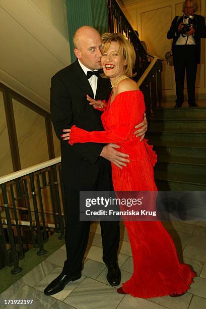 Suzanne Von Borsody Mit Freund Jens Schniedenharn Bei Der Wohltätigkeitsveranstaltung "Cinema For Peace" Am Rande Der 54. Berlinale Am 090204 In...