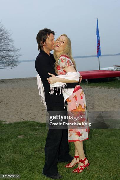 Janine Kunze Und Ehemann Bei Der Benefiz-Gala Anlässlich 5 Jahre Land Fleesensee Und 50 Jahre Sos Kinderdörfer Im Radisson Sas Schlosshotel Am 300405