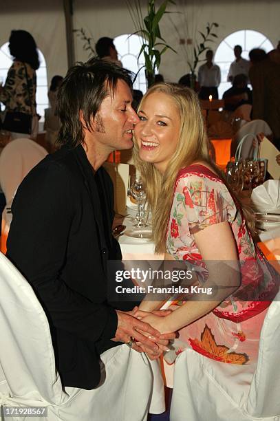 Janine Kunze Und Ehemann Bei Der Benefiz-Gala Anlässlich 5 Jahre Land Fleesensee Und 50 Jahre Sos Kinderdörfer Im Radisson Sas Schlosshotel Am 300405