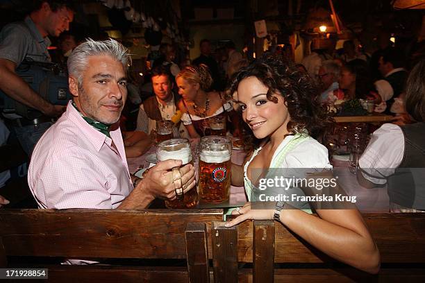 Estefania Küster Mit Freund Pino Persico In Käfer'S Wiesnschänke Auf Dem Oktoberfest In München Am 220907