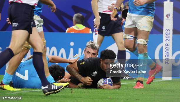 Leicester Fainga'anuku of Team New Zealand scores a try during the Rugby World Cup France 2023 match between New Zealand and Uruguay at Parc...