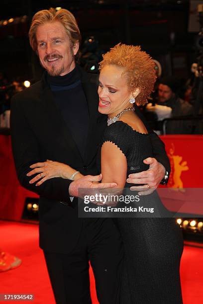 Matthew Modine Und Ehefrau Caridad Rivera Bei Der Premiere Des Eröffnungsfilms Farewell My Queen In Berlin