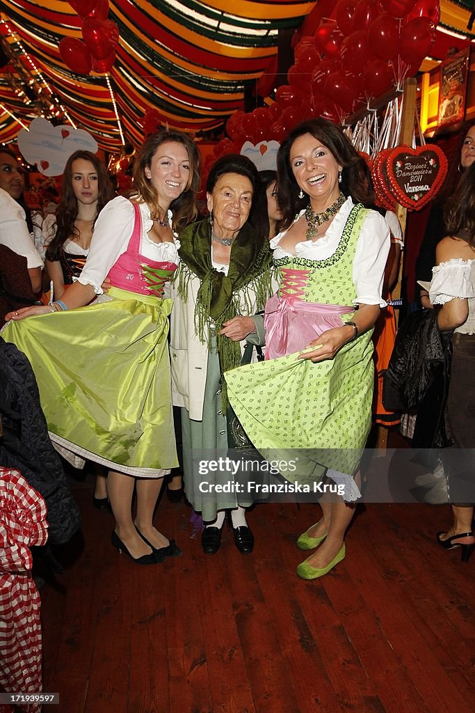 Wiesn 2011 Sixt Damenwiesn