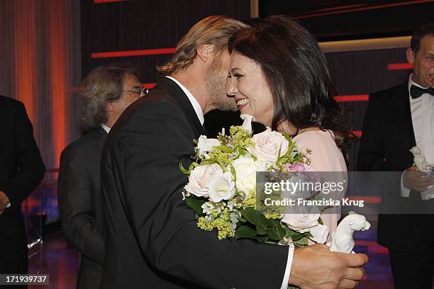 Henning Baum Und Iris Berben Bei Der Verleihung Des Bayerischen Fernsehpreis In München 100611