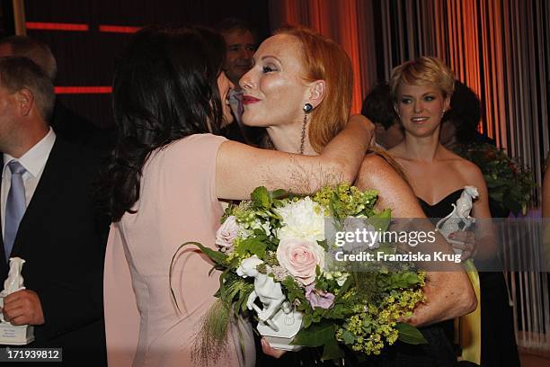 Iris Berben Und Andrea Sawatzki Bei Der Verleihung Des Bayerischen Fernsehpreis In München 100611