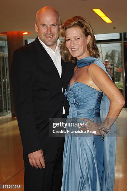 Suzanne Von Borsody Und Freund Jens Schniedenharn Bei Der Eröffnungsveranstaltung Filmfest München 2011 Im Mathäser Kino In München