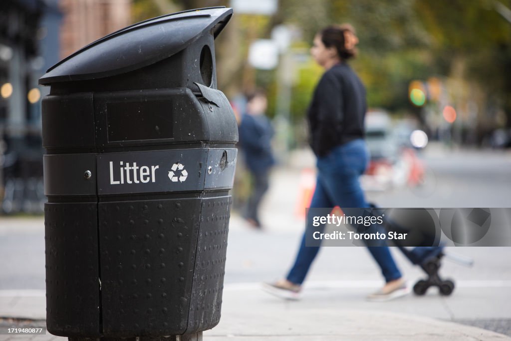 City of Toronto garbage bins featuring the "chasing arrows" symbol