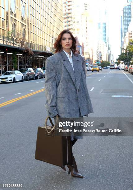 Julia Fox is seen leaving the "Drew Barrymore Show" on October 11, 2023 in New York City.