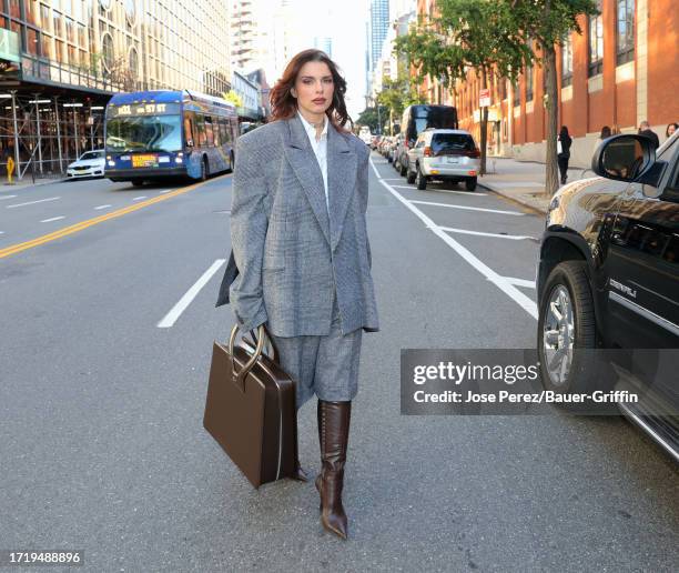 Julia Fox is seen leaving the "Drew Barrymore Show" on October 11, 2023 in New York City.