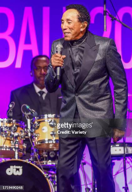 Smokey Robinson performs onstage at the The UCLA Department of Neurosurgery Visionary Ball Honoring Byron Allen, Johnese Spisso, MPA and Erika Kort...