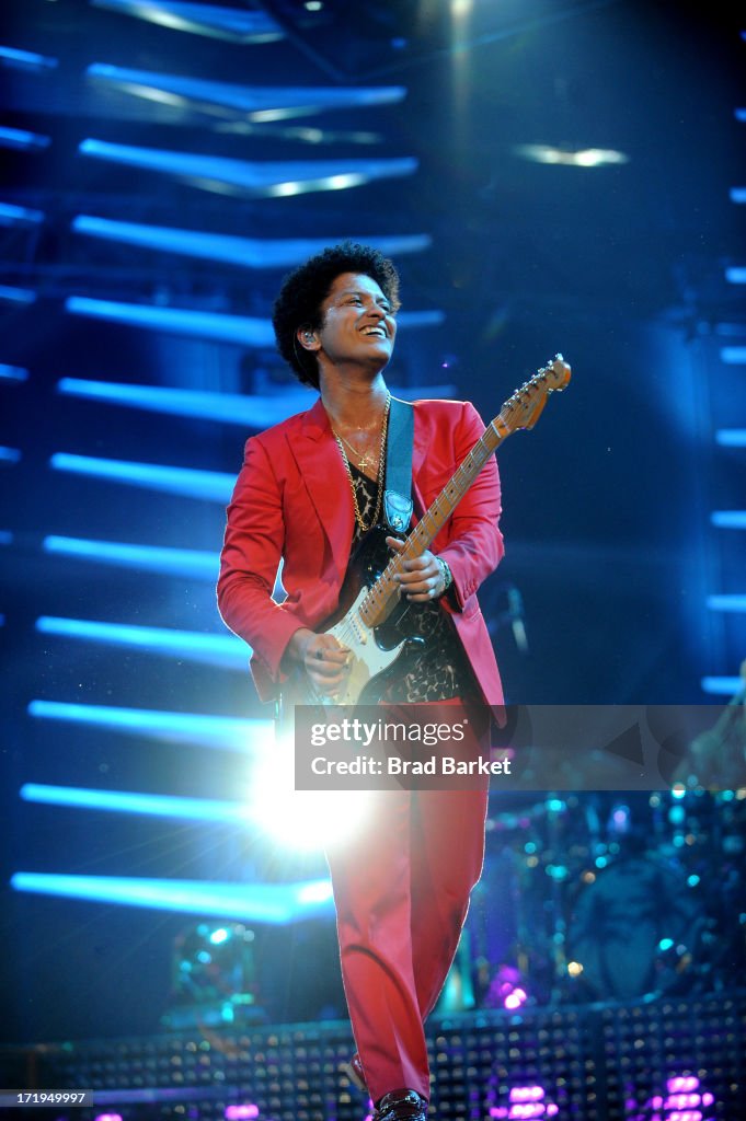 Bruno Mars - Moonshine Jungle Tour - Barclays Center - New York City