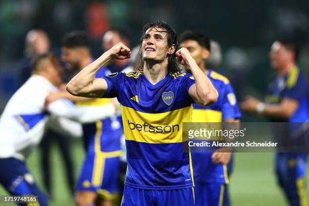 Edinson Cavani of Boca Juniors celebrates after winning in the penalty shoot out and advancing to the tournament's final following the Copa CONMEBOL...