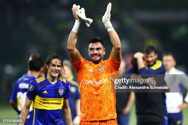 Sergio Romero of Boca Juniors celebrates after winning in the penalty shoot out and advancing to the tournament's final following the Copa CONMEBOL...