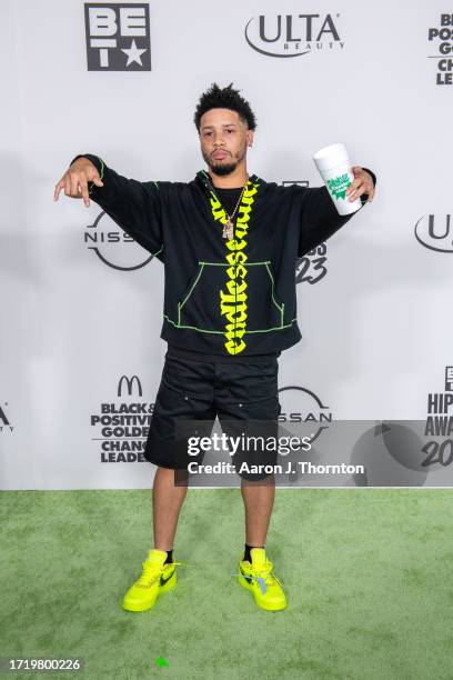 Veeze arrives to the BET Hip Hop Awards at Cobb Energy Performing Arts Center on October 03, 2023 in Atlanta, Georgia.