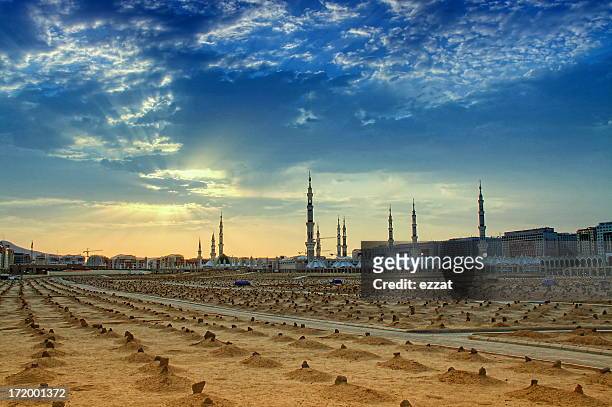 cemetery algrkd - madina mosque stock pictures, royalty-free photos & images