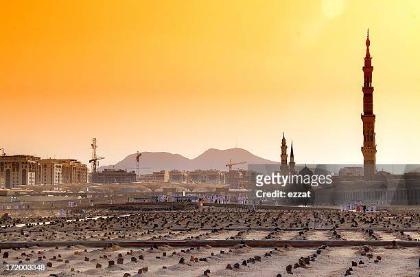 algrkd cemetery - madina mosque stock pictures, royalty-free photos & images