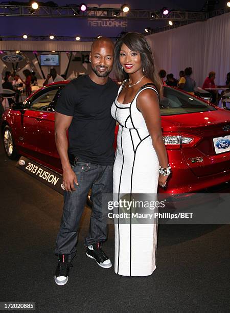 Tq 56 Tq (Singer) Stock Photos, High-Res Pictures, and Images - Getty Images