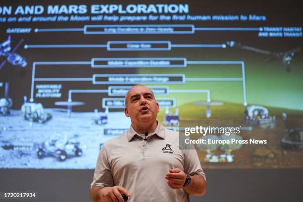 Engineer, Carlos Garcia Galan, during the conference on the advances made by the Artemis I Mission for the space race at the Escuela Tecnica Superior...