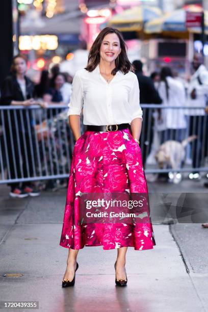 Jennifer Garner is seen in Midtown on October 06, 2023 in New York City.