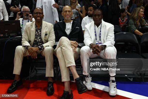 Legends Kenny Smith, Kareem Abdul-Jabbar and Ahmad Rashad attends the game of the Dallas Mavericks against the Minnesota Timberwolves as part of 2023...