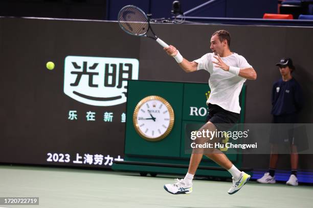 Roman Safiullin competes against Alexander Zverev of Germany on Day 5 of 2023 Shanghai Rolex Masters at Qi Zhong Tennis Centre on October 06, 2023 in...