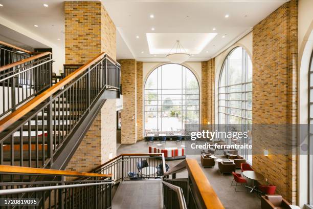 interior del centro de convenciones de la universidad - campus fotografías e imágenes de stock