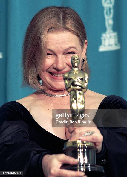 Actress Diane Wiest Backstage at Academy Awards Actress Diane Wiest Backstage at Academy Awards