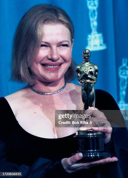 1 064 Dianne Wiest Photos High Res Pictures Getty Images 1-064-dianne-wiest-photos-high-res-pictures-getty-images