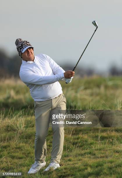 Hennie Du Plessis of South Africa plays a shot on the second hole during Day Two of the Alfred Dunhill Links Championship on the Championship Links...