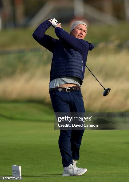 Schalk Burger Jnr of South Africa the former Rugby international plays a shot on the second hole during Day Two of the Alfred Dunhill Links...