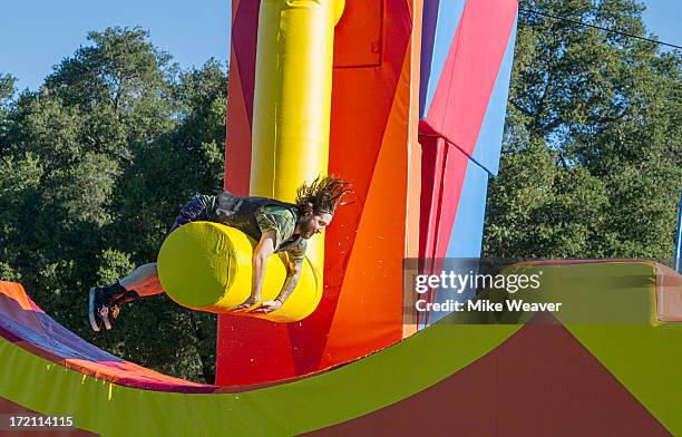 Wipe Out Rocks 52 Newlyweds Love And Other Wipeouts Stock Photos, High-Res Pictures ...